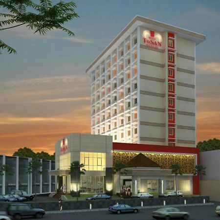 Hotel Tosan Solo Baru Grogol Exterior foto