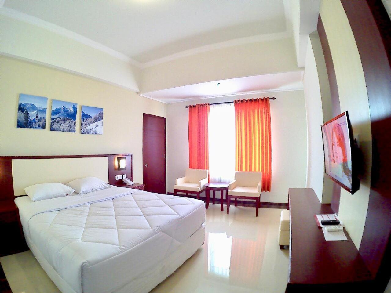 Hotel Tosan Solo Baru Grogol Exterior foto