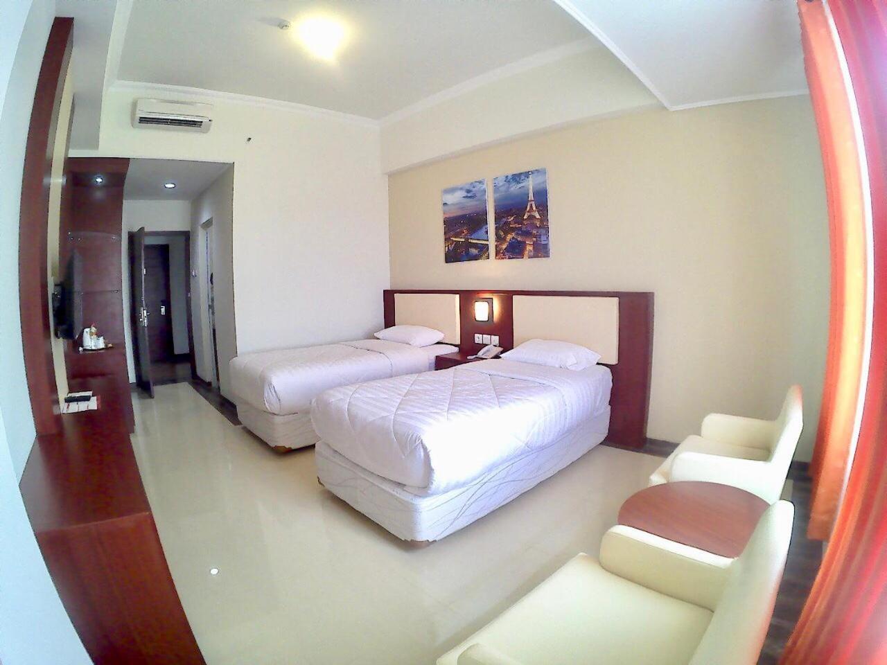 Hotel Tosan Solo Baru Grogol Exterior foto